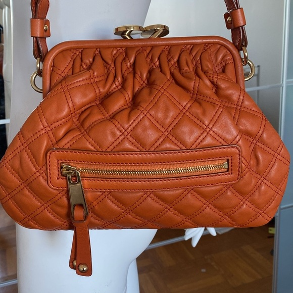 Marc Jacobs Orange Shoulder Bag with Gold-Tone Hardware - Picture 5 of 16